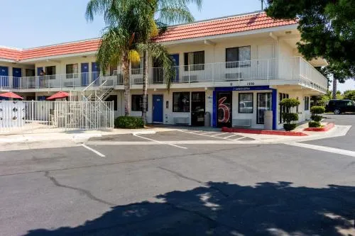 Motel 6 Bakersfield, CA - Convention Center in Bakersfield