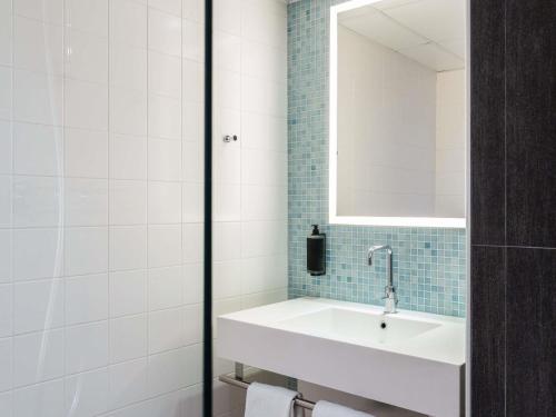 Ένα μπάνιο στο ibis Styles Paris Porte d'Orléans