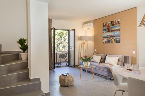 Un lugar para sentarse en Sundance Apartments & Suites