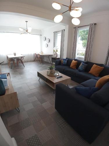 8BR House perfect for groups & families Wifi