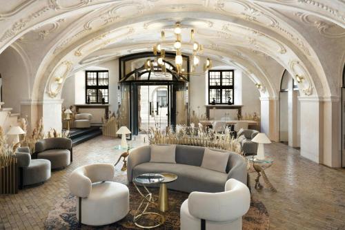 H15 Palace, a Luxury Collection Hotel, Krakowにあるシーティングエリア