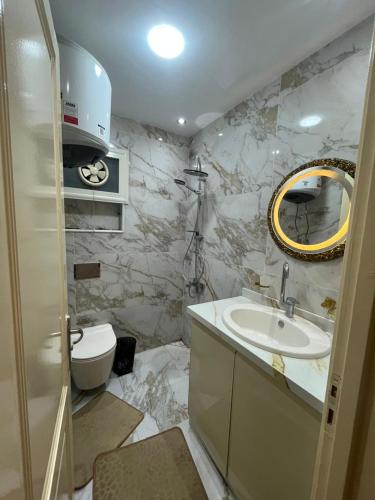 Ένα μπάνιο στο Evoke suites emerald