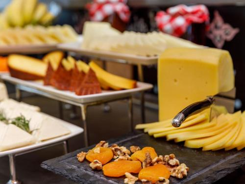 Makanan di atau berdekatan hotel