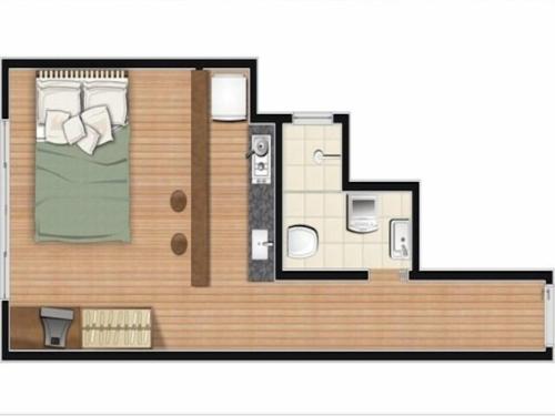 een plattegrond van een klein appartement bij Studio em Copacabana in Rio de Janeiro