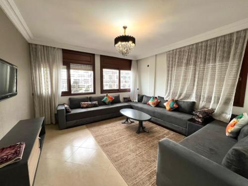Un lugar para sentarse en Luxury central Apartment Casablanca - 2 Mars, City Center