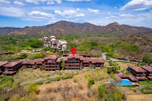 Imagen de la galería de Golf Course Ocean View Penthouse Reserva Conchal, en Brasilito