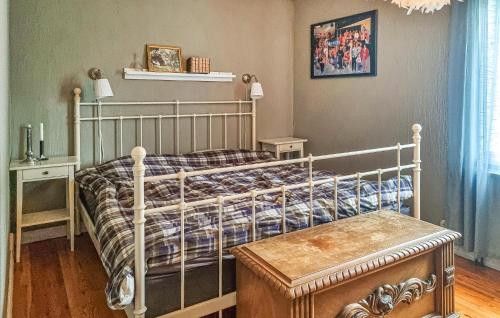 Nice Home In Köpmannebro With Private Swimming Pool, Can Be Inside Or Outsideにあるベッド