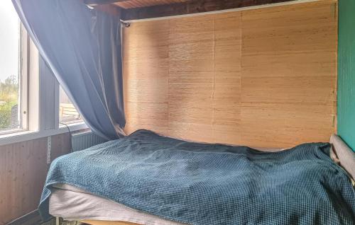 Nice Home In Köpmannebro With Private Swimming Pool, Can Be Inside Or Outsideにあるベッド