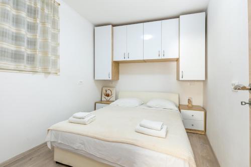 Apartments with WiFi Split - 24915