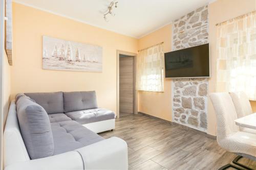 Apartments with WiFi Split - 24915