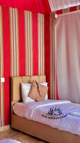 Postel nebo postele na pokoji v ubytování Rum Horizon luxury camp
