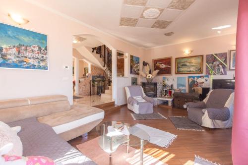 Holiday house with a swimming pool Lovran, Opatija - 24076