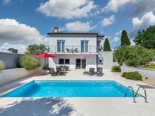 Villa in Fa ana with swimming pool