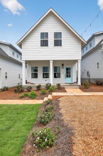 Taman di luar Auburn Gameday Getaway condo