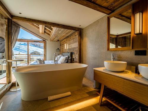 Appartement de luxe avec spa privé et accès au SPA de la résidence - FR-1-613-89