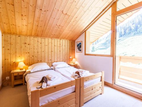 Appartement spacieux 3 chambres au pied des pistes avec parking - FR-1-411-994