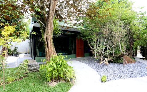 Κήπος έξω από το Seava House Ao-Nang Krabi