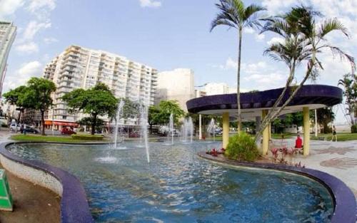 Kolam renang di atau dekat dengan Lindo apartamento no Boqueirão