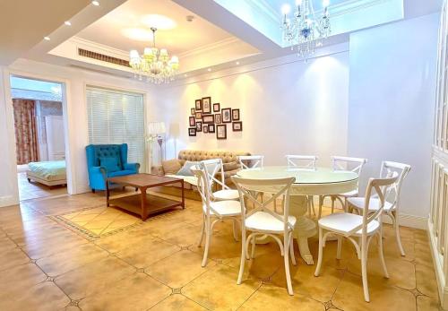 Posezení v ubytování Close to Shanxi Road, Drum Tower, Xinjiekou, downtown area, high-end suite serviced apartment