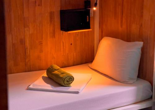 Cama o camas de una habitación en Social Backpacker Hostel & Rooftop Bar