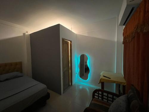Ένα ή περισσότερα κρεβάτια σε δωμάτιο στο UFO Rooms
