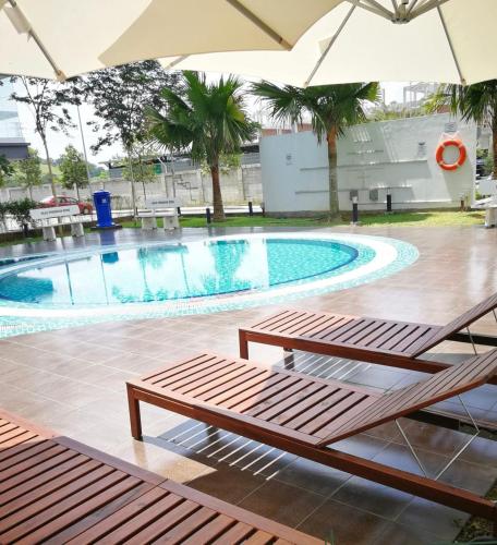 A piscina localizada em Ehsan Residence Sepang ou nos arredores