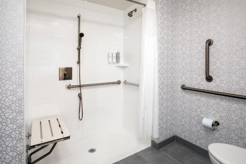 Ένα μπάνιο στο Hampton Inn & Suites La Grande, Or