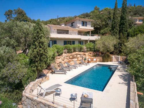 Villa MARINARCA sitew Porto Vecchio Marina di Fiori Vue mer piscine chauffée Clim plage à pied tennis