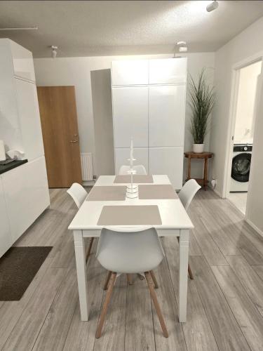 Cute downtown apartment in quiet area