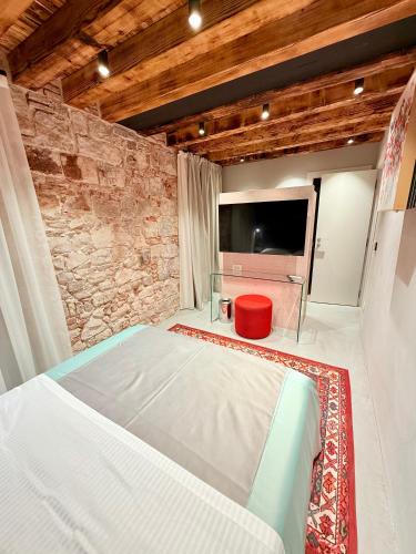Boutique Heritage Room 2