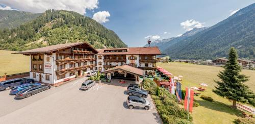 ホテルから撮影された、または一般的な山の景色