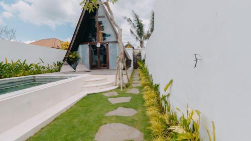 Сад в Tropical modern 1 bedroom close to canggu