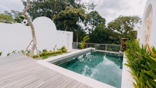 Бассейн в Tropical modern 1 bedroom close to canggu или поблизости