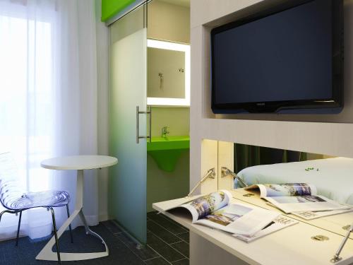 TV/Unterhaltungsangebot in der Unterkunft Ibis Styles Nivelles