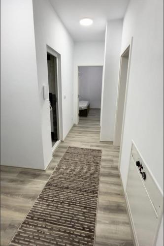 Gambar di galeri bagi Afrim di Kosovska Mitrovica
