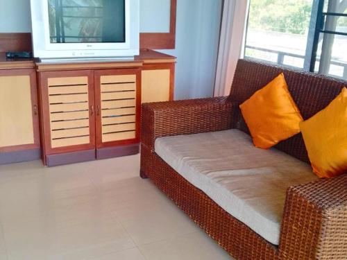 Posezení v ubytování Puektian Seaview Family Suite