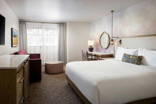 Corque Hotel, Solvang, A Tribute Portfolio Hotel — Photo of the whole room