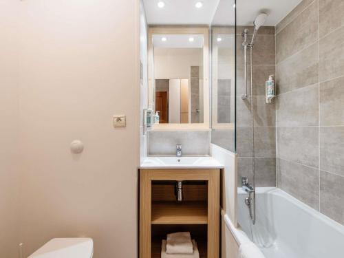 Bilik mandi di Aparthotel Adagio Access Marseille Prado Périer