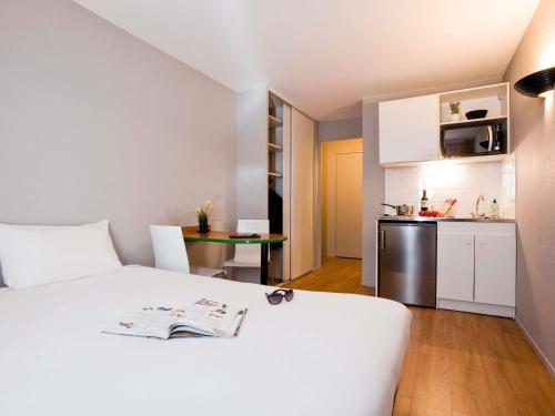 Dapur atau dapur kecil di Aparthotel Adagio Access Paris Maisons-Alfort