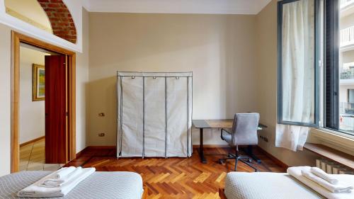 Wonderful downtown apartment-HD NETFLIX, KING-SIZE BED, two minutes' walk from metro photo 30