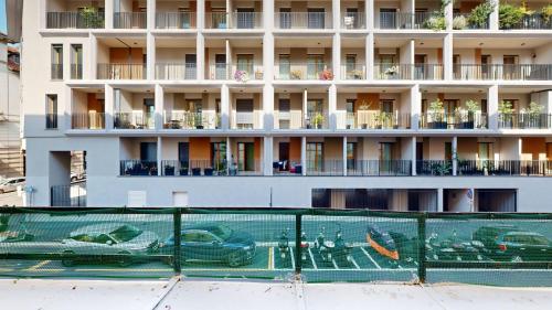 Wonderful downtown apartment-HD NETFLIX, KING-SIZE BED, two minutes' walk from metro photo 29