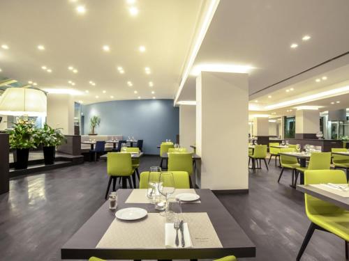 Χώρος καθιστικού στο Mercure Roma West