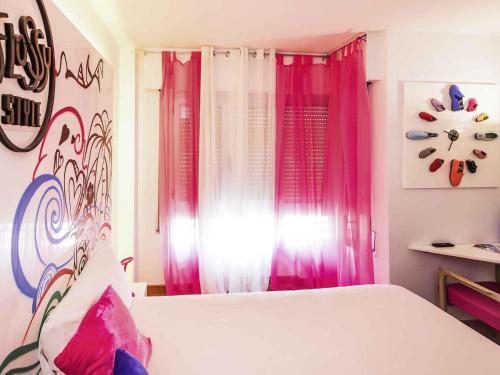 Postel nebo postele na pokoji v ubytování Hotel Ibis Styles La Rioja Arnedo