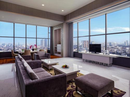 Μια τηλεόραση ή/και κέντρο ψυχαγωγίας στο Grand Mercure Jakarta Harmoni
