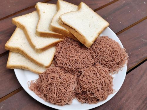 Makanan di atau berdekatan resort