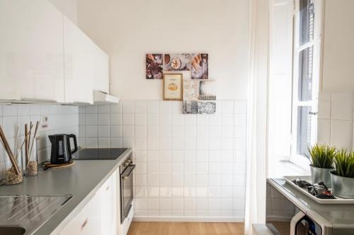 Apartment by the Colosseum - White Chic Flats