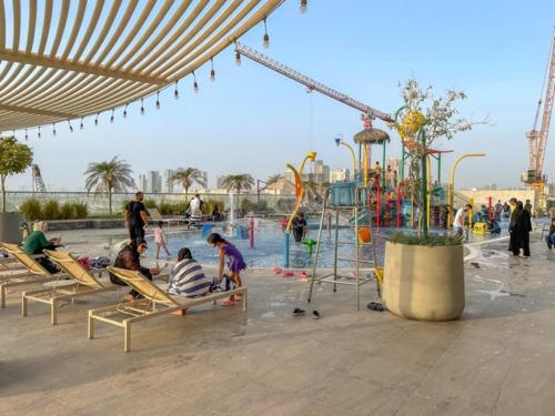 Piscina a FIRST CLASS Studio Stylish , Prime Location o a prop