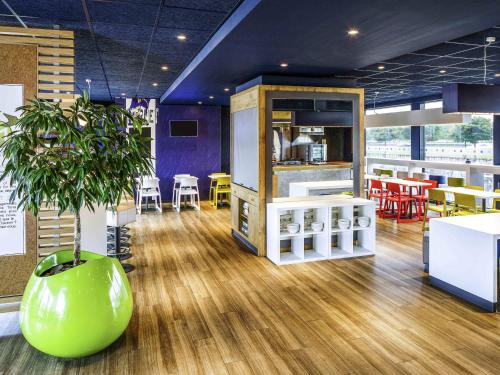 Гостиная зона в ibis budget Hotel Edinburgh Park