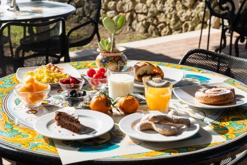 Jídlo v hotelu nebo okolí