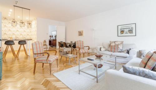 Spacious Central-3Bedrooms 3Bathrooms-Sol